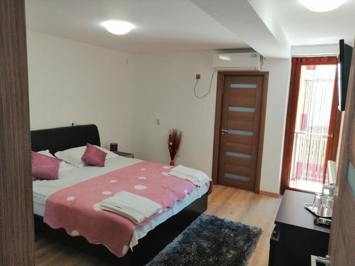 מלון Orşova Casa Gabi'S מראה חיצוני תמונה